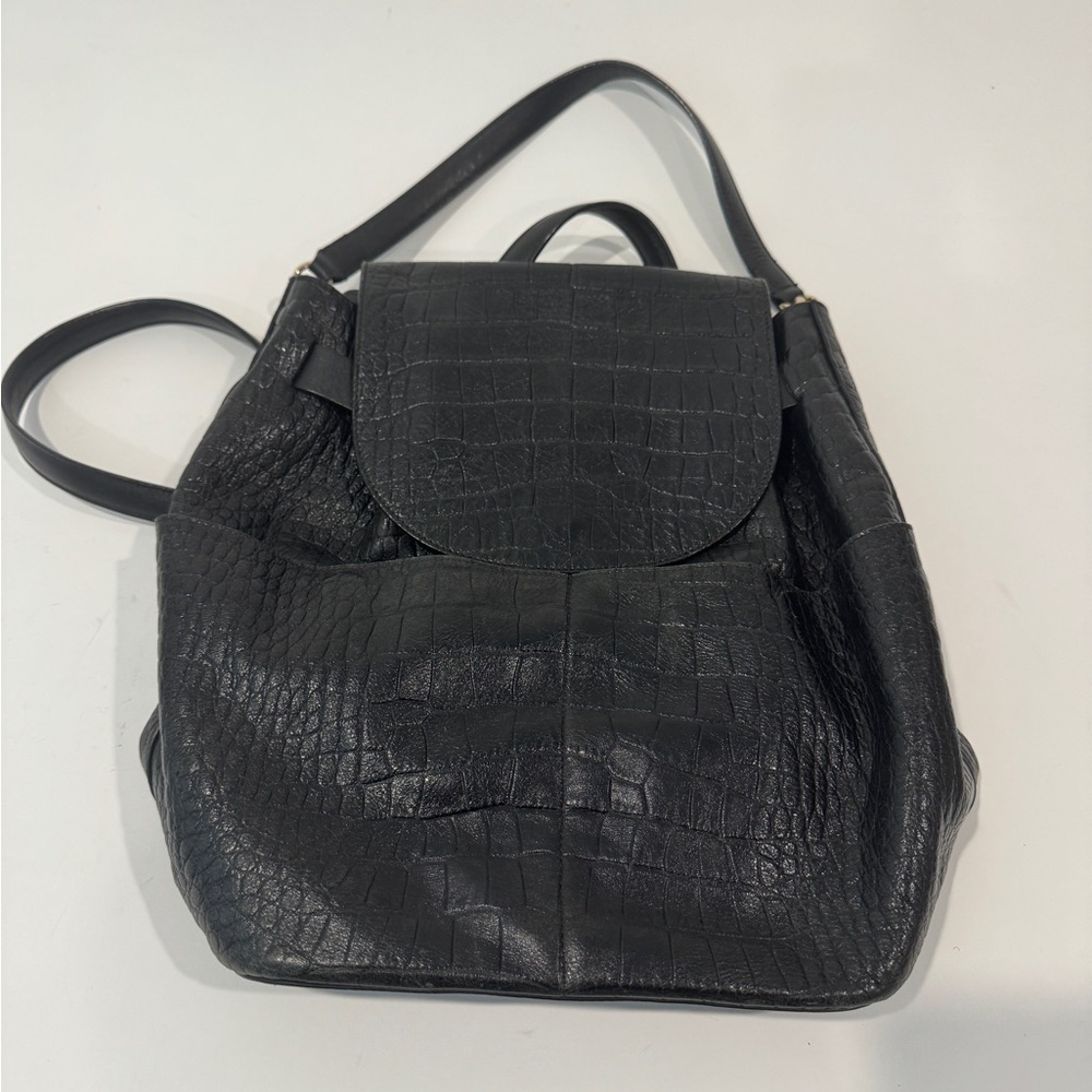 Elegant Black Crocodile-Embossed Women's Bag